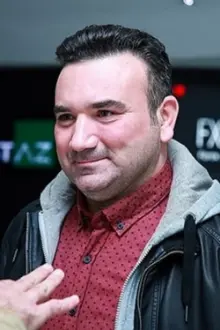 Elshan Hadjibabayev como: Məmməd