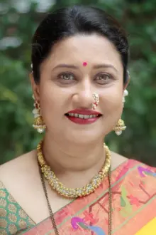 Suchitra Bandekar como: Pallavi Kakade