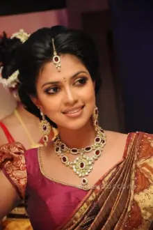 阿玛拉·保罗Amala Paul como: 