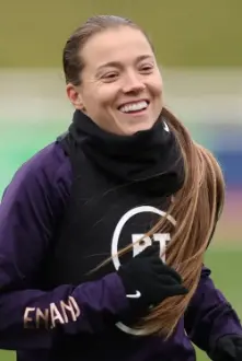 Fran Kirby como: Ela mesma