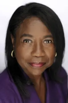 Adilah Barnes como: Aunt Etta Green