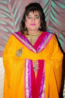 Dolly Bindra como: 