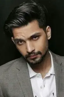 Yuvraj Thakur como: Arjun Thakur