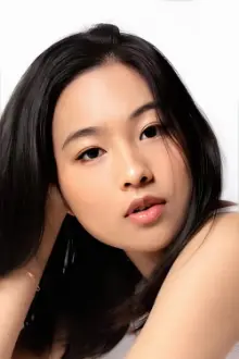 Xueming Angelina Chen como: Lin