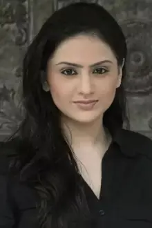 Parvati Sehgal como: Ishana