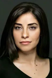 Müjde Zeynep Akdeniz como: Zuhal