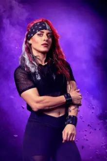 Cara Maria Sorbello como: Brenna Huxley