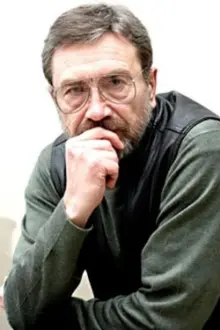 Vyacheslav Gunin como: Mikhail Karasyov