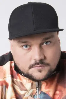 Charlie Sloth como: 