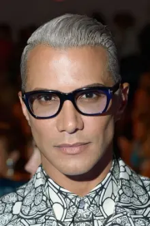 Jay Manuel como: Self - Fashion Expert