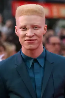 Shaun Ross como: Adam