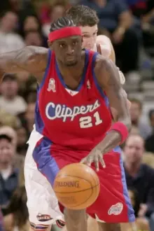 Darius Miles como: Desmond