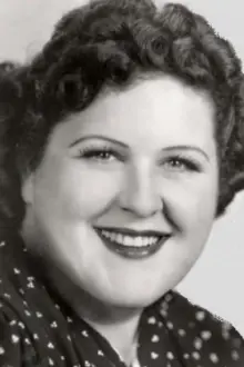 June Gittelson como: Sophie Cramer