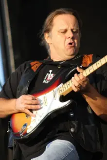 Walter Trout como: Guitar