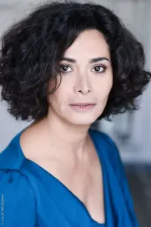Darina Al Joundi como: La mère de Neda