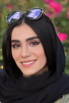 Zahra Kiani como: 