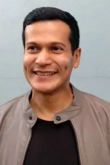 Adam Jordan como: Bramantyo