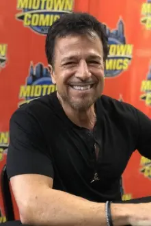 John Romita Jr. como: himself