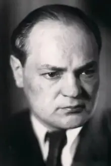 Nikolai Khmelyov como: Yevgeni Svetlov