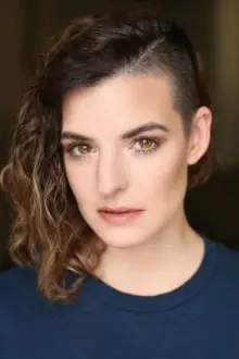 Ali Ferda como: Cybil Dillan