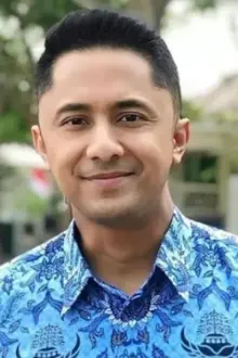 Hengky Kurniawan como: Rahmad