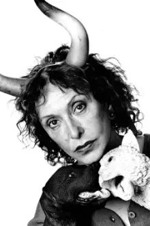 Carolee Schneemann como: Ela mesma