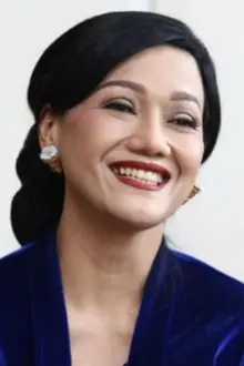 Kiki Widyasari como: Dewi Setyawati