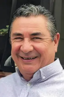 Alfonso Zayas Jr. como: Víctor