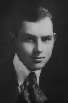 Clyde E. Hopkins como: Clarence Whitman (as Clyde Hopkins)