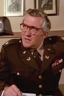 Howard Platt como: Capt. Robert March