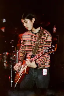 James Iha como: James Iha