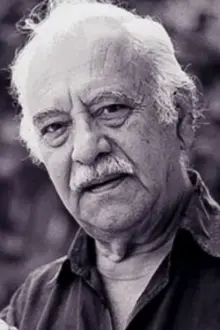 Nosratollah Karimi como: as Hassan