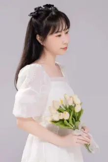 Xiangjin Luan como: 罗嫣