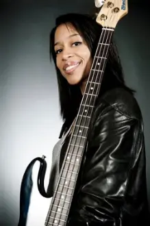 Yolanda Charles como: Self - Bass Player