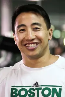 Bryan Doo como: Art's Physiotherapist