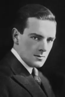 Roy Royston como: Sir Frederick Finke