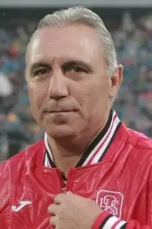 Hristo Stoichkov como: Ele mesmo