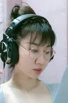 李晶 como: (voice)