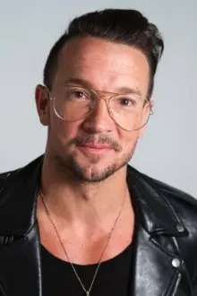 Carl Lentz como: Self (archive footage)