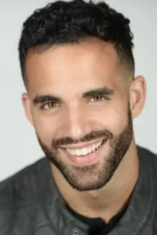 Danell Leyva como: Roy