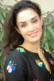 Sonya Jehan como: Hasina Khan