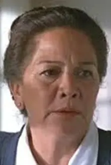 Betty Carvalho como: Mrs. Avila