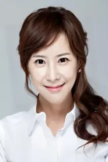 Yoo Da-eun como: [Team Leader]