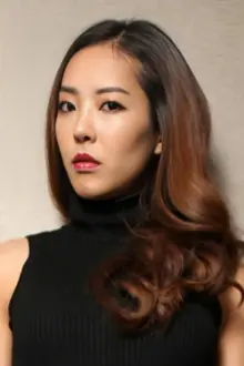 Kim Soo-ji como: Ji-hyun (지현)