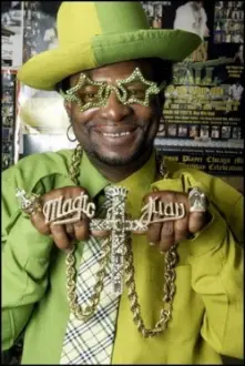 Bishop Don Magic Juan como: 