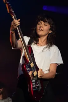 Courtney Barnett como: Ela mesma