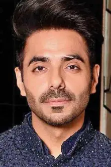 Aparshakti Khurana como: 