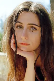 Dodie como: Eve