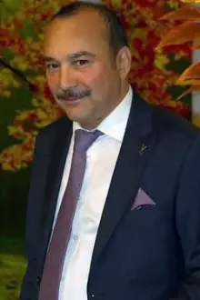 Elçin Məmiyev como: Qəni