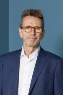 Oliver Peyton como: Self - Judge